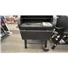 Image 3 : BROIL KING REGAL CHARCOAL GRILL 500.