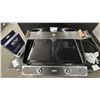 Image 2 : ENO 2 BURNER 24" PROPANE LA PLANCHA. MODEL 2400. RETAIL $1200. C/W COVER AND ELEVATED TRAY.