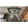 Image 2 : LA PLANCHA ENO FORCE 10 STAINLESS STEEL PORTABLE BBQ. C/W BOAT RAIL MOUNTING KIT, HIGH PRESSURE