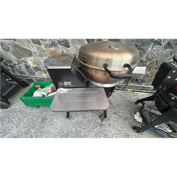 BULL RECTEQ MODEL B380X SMOKER GRILL. ELECTRIC. USED OUTDOOR UNIT SO REQUIRES CLEANING