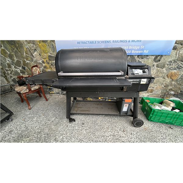 TRAEGER IRONWOOD XL ELECTRIC SMOKER, GRILL. WIFI ENABLED. PELLET STORAGE, 6' LONG. USED OUTDOOR