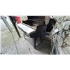 Image 4 : BULL RECTEQ CHARCOAL GRILL. MISSING MAIN GRILL. USED OUTDOOR UNIT SO REQUIRES CLEANING