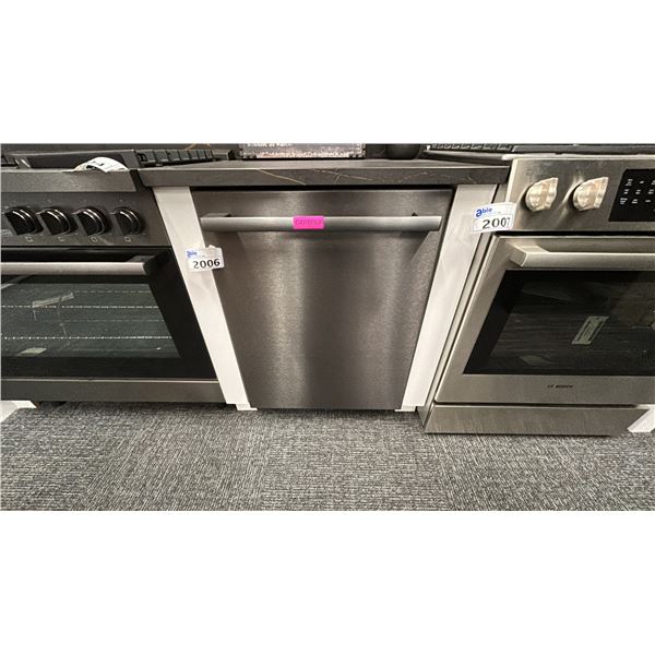BOSCH BRUSHED BLACK STAINLESS DISHWASHER. MODEL SHX78CM4N. RETAIL $2,400. 3 TRAYS