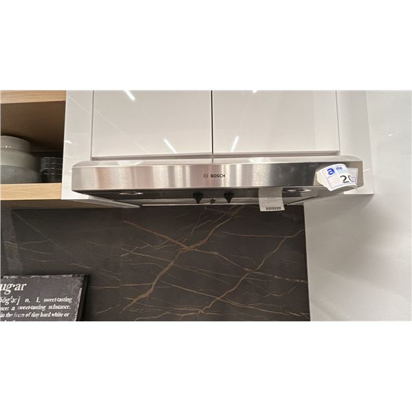 BOSCH 30" UNDERCOUNTER EXHAUST HOOD. MODEL DUH30252UC. BUYER TO REMOVE.
