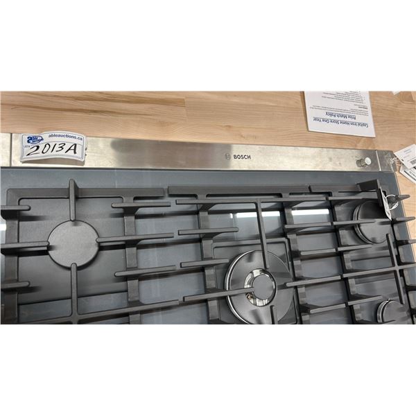BOSCH 36" DOWN DRAFT EXHAUST VENT. MODEL HDD86051UC RETAIL $2,700
