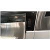 Image 6 : BOSCH WALL OVEN WITH SEPARATE WARMING DRAWER. 30"W X 29" OVERALL HEIGHT. MODEL HWD5051UC OVEN,