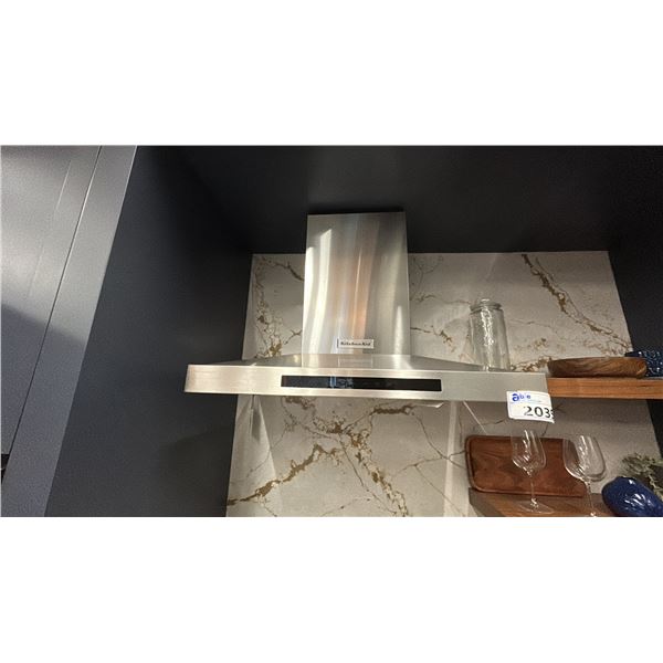 KITCHENAID WALL MOUNT, 600 CFM, 4 SPEED PERIMETRIC VENT. MODEL KVWB600DSS RETAIL $2,100 SERIAL XH...