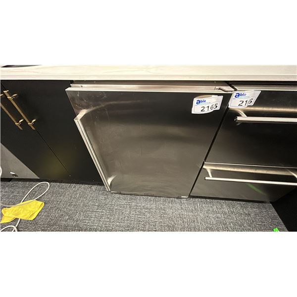 PRESERVE OUTDOOR KEGERATOR & BEVERAGE COOLER BY ZEPHYR. TRIPLE TAP KIT, STAINLESS STEEL