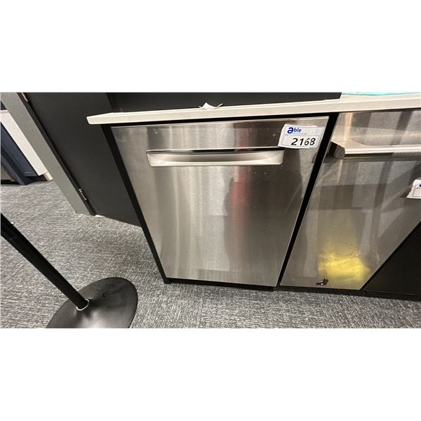 BOSCH DISHWASHER. A SMART CLEAN WITH PRECISIONWASH, ULTIMATE DRY WITH CRYSTALDRY (DEMO)