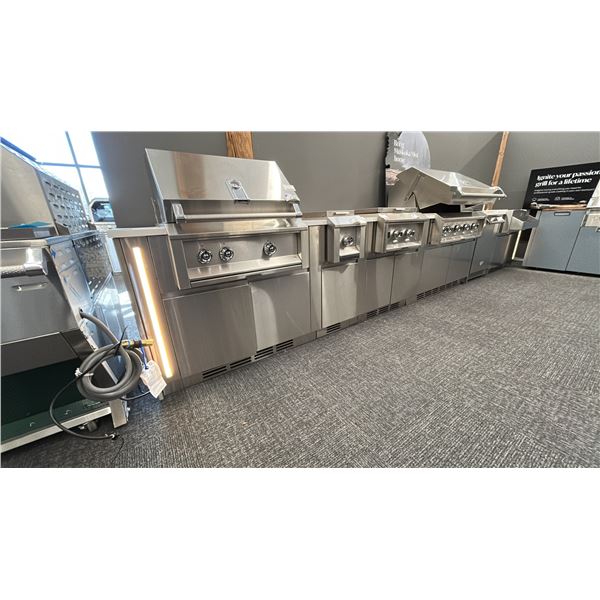 JULIEN MODULAR OUTDOOR STAINLESS STEEL CABINETS WITH LIGHTING.