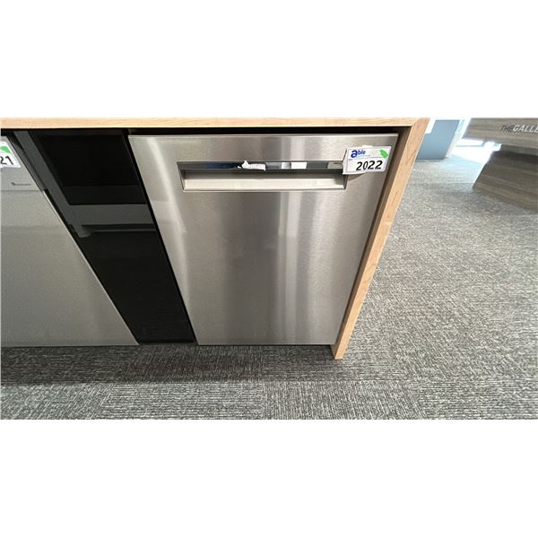 BOSCH DISHWASHER. MODEL SHP9PCM5N WIFI RETAIL $3,950