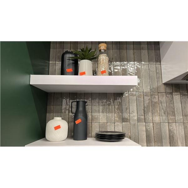 GROUP LOT ASST DECOR ITEMS.