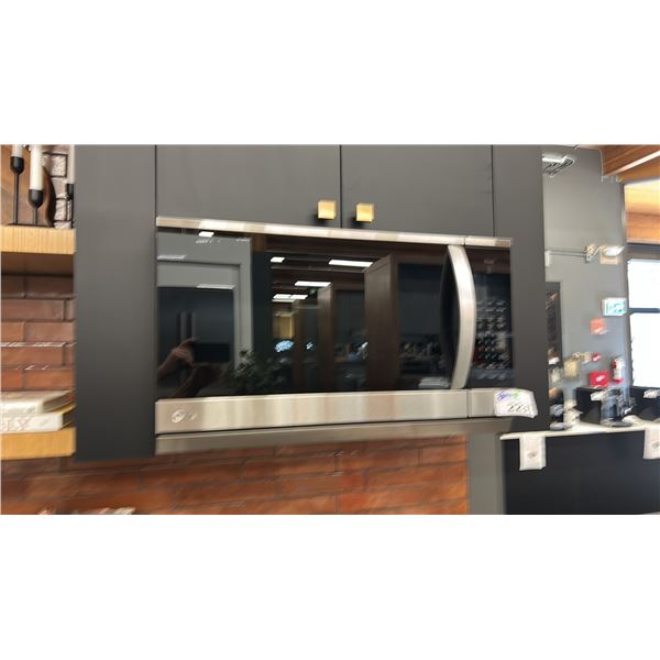 LG 30" OTR MICROWAVE. MODEL MVEL2125F.
