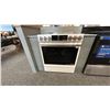 Image 1 : LG INDUCTION RANGE, 30" EXTERIOR WIDTH, SELF CLEANING, WHITE MODEL LSIS6338N