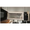 Image 2 : WHIRLPOOL MICROWAVE HOOD LOW PROFILE 1.1 CU FT