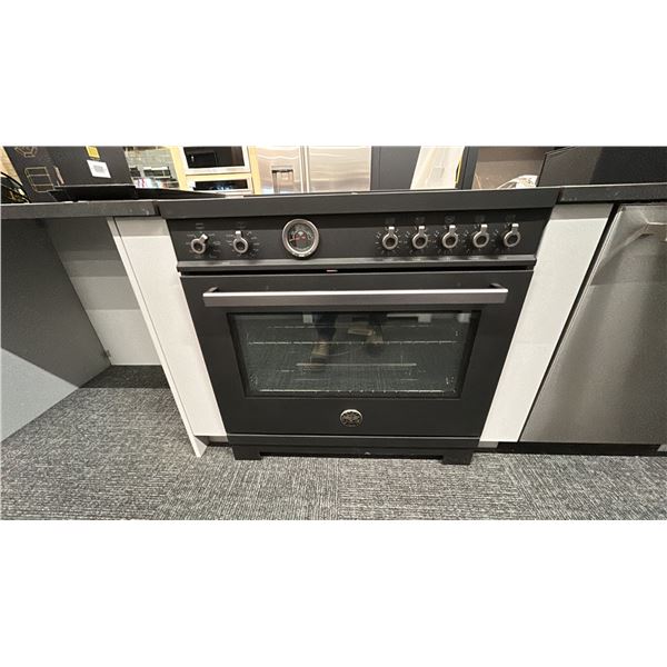 BERTAZZONI 36" PROFESSIONAL SERIES RANGE. MODEL PRO365ICFEPCAT RETAIL $18,200