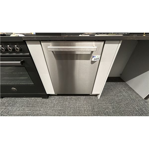 BERTAZZONI 24" DISHWASHER. MODEL DW24T3IXT RETAIL $2,660