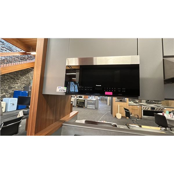 PANASONIC 1.9 CU FT, 30" 1000W, SENSOR, 400 CFMM WHITE LED. MODEL NNSG158S