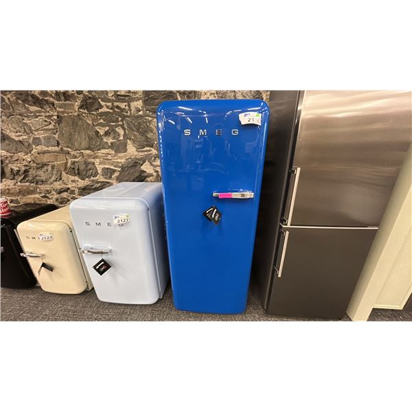 FAB28 RETRO REFRIDERATOR W/ INT FZ, LEFT HINGE. MODEL FAB28ULBE3