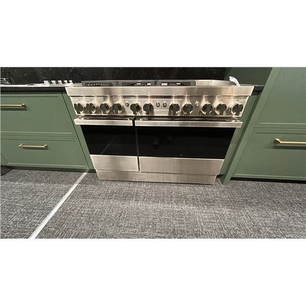 JENNAIR 48" DUAL FUEL RANGE. 6 BURNER PLUS SIDE GRILL. 2 OVENS. MODEL JDRP548HM RETAIL $18,350 S/...