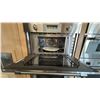 Image 2 : THERMADOR 30" TRIPLE COMBI WITH SPEED OVEN MODEL PODMCW31W RETAIL $15,530