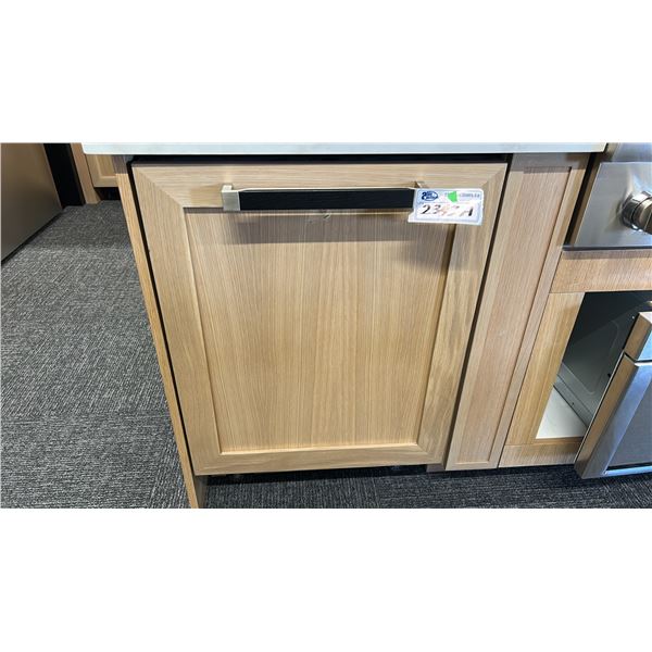 THERMADOR DISHWASHER MODEL DWHD560CPR