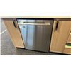 Image 1 : THERMADOR 24" DISHWASHER MODEL DWHD760CFM RETAIL $2780