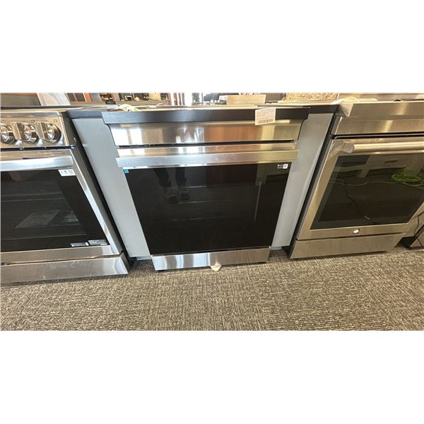 SAMSUNG 30" INDUCTION SLIDE IN FAN CONVECTION RANGE MODEL NS16DG9300SRAC RETAIL $2700