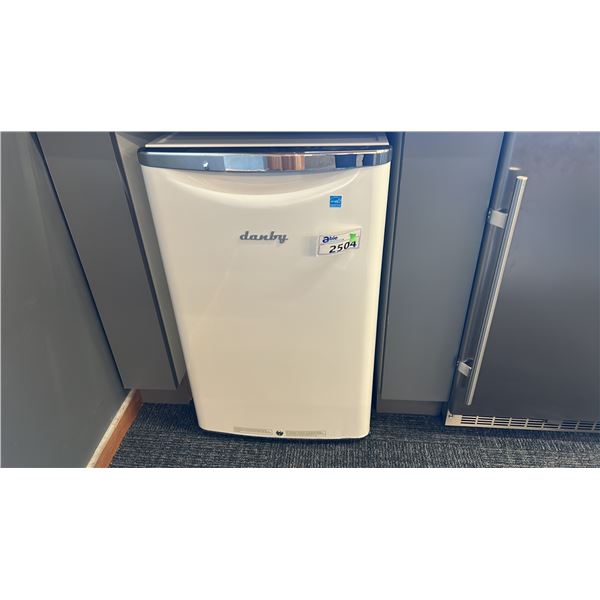DANBY 4.4 CU FT 20" FRIDGE MODEL DAR044A6PDB