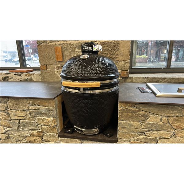COYOTE OUTDOOR LIVING ASADO SMOKER. CERAMIC EGG CHARCOAL BBQ/GRILL/SMOKER MODEL C I CHCS $3200
