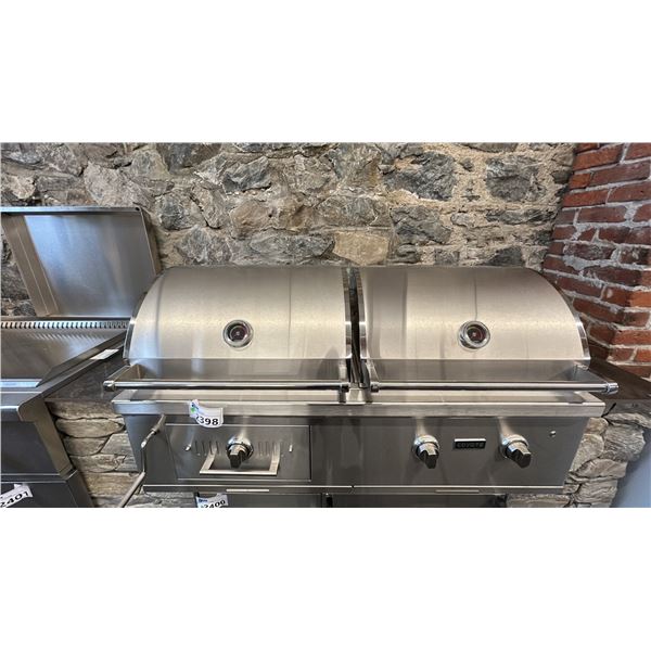 COYOTE 50"W HYBRID GRILL. NATURAL GAS MODEL C1HY50NG BUILT IN TYPE. CHARCOAL AND NATURAL GAS.