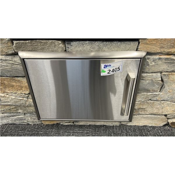COYOTE OUTDOOR LIVING BUILT IN TYPE SINGLE DOOR FRONT-STAINLESS. 21"X15"H