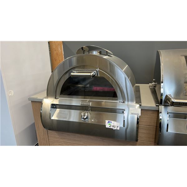 FIREMAGIC BUILT IN STYLE 33"W NATURAL GAS PIZZA OVEN MODEL 5600 RETAIL $10,000