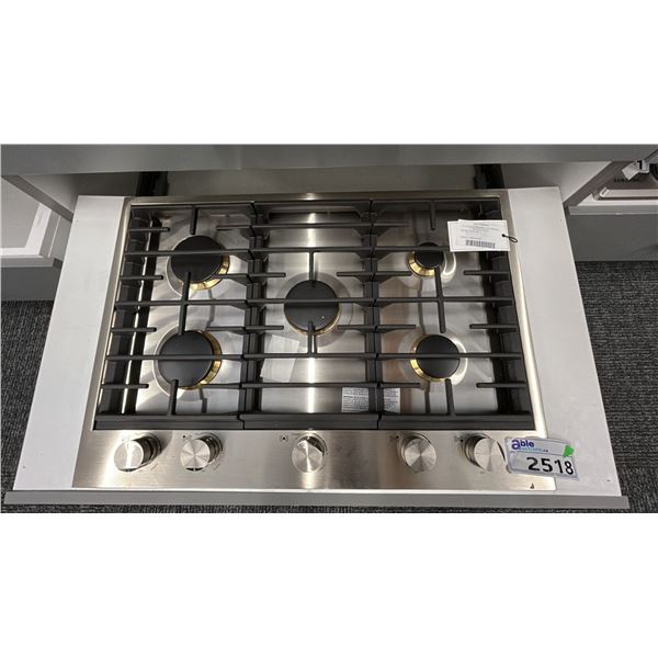 JENN-AIR 30" 5 SEALED BURNERS LOW PROFILE. MODEL JGC353OGS SERIAL XDX4001402