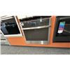 Image 1 : GE 30" BUILT-IN SINGLE WALL OVEN MODEL PTF7000SNSS