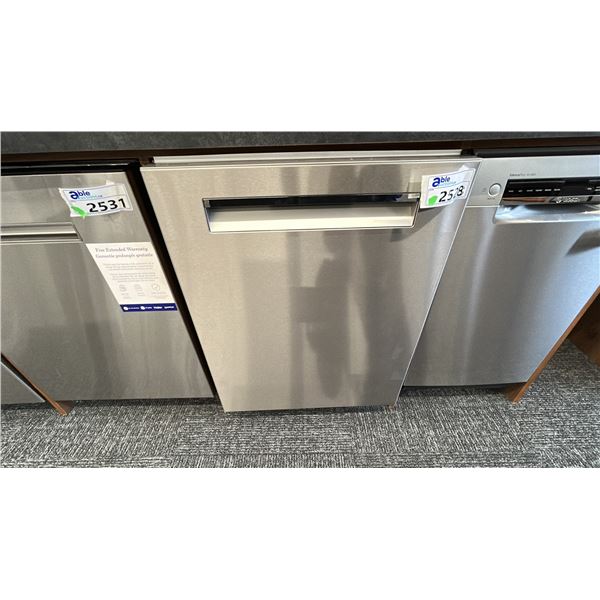 BOSCH 24" STAINLESS STEEL POUCH HANDLE. MODEL SHP65CCUC