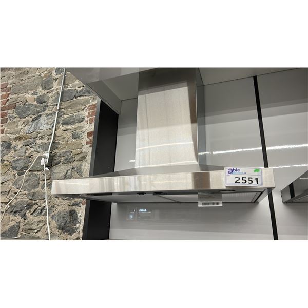 BROAN 30" PYRAMID CHIMNEY RANGE HOOD. MODEL EWX1306SS