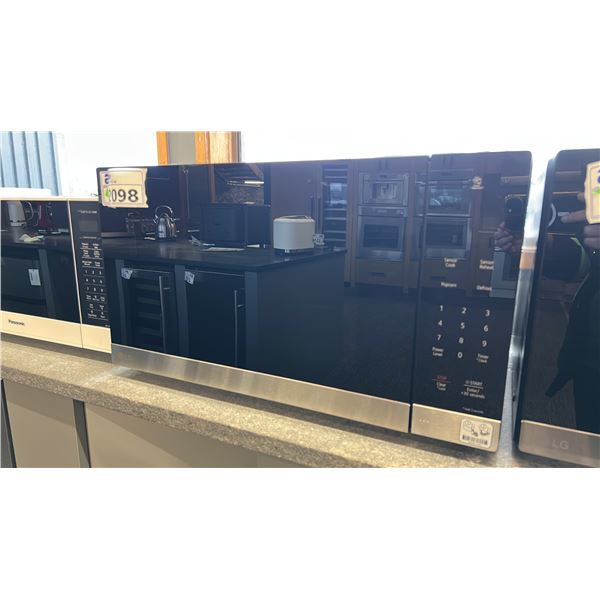 LG 2 CU FT COUNTERTOP MICROWAVE MODEL MSER2090S