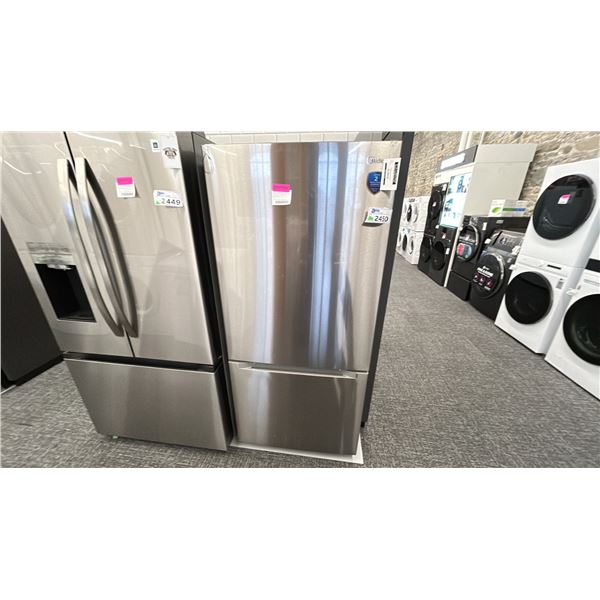 MIDEA 30"W X 67"H. 18.7 CU FT BOTTOM MOUNT FREEZER/REFRIGERATOR. MODEL MRB19B7AST