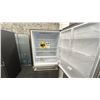 Image 2 : BOSCH 31.5"W X 69"H. SOUNTER DEPTH 2 DOOR REFRIGERATOR. MODEL B33CM10SMS