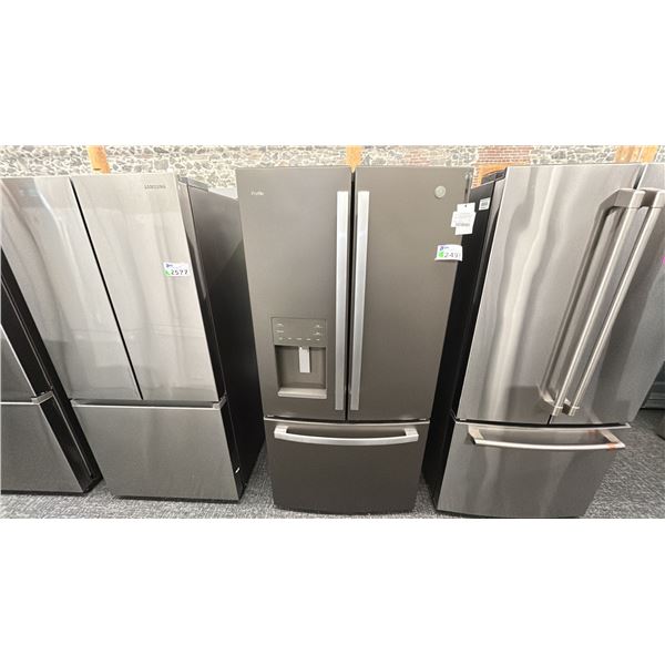 GE 33.5" X 70"H. COUNTER DEPTH BOTTOM MOUNT FRENCH DOOR. EXT WATER & ICE. MODEL PYE18HMLKES