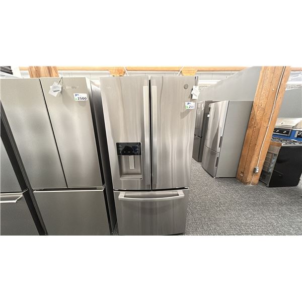 GE PROFILE 30W X 70"H. 17.5 CU FT WATER&ICE DISPENSER. MODEL PYE18HYRKFS