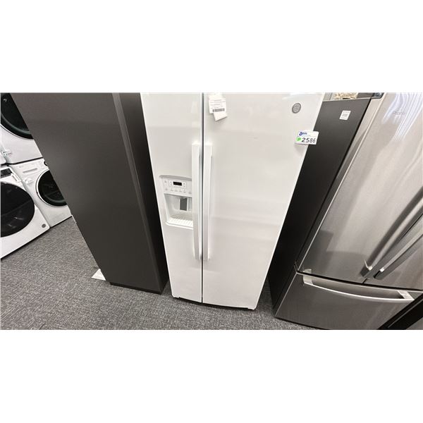 GE 33"W X 70" 23.2 CU FT IWD FULL DEPTH REFIRGERATOR. MODEL GSS23GGPWW