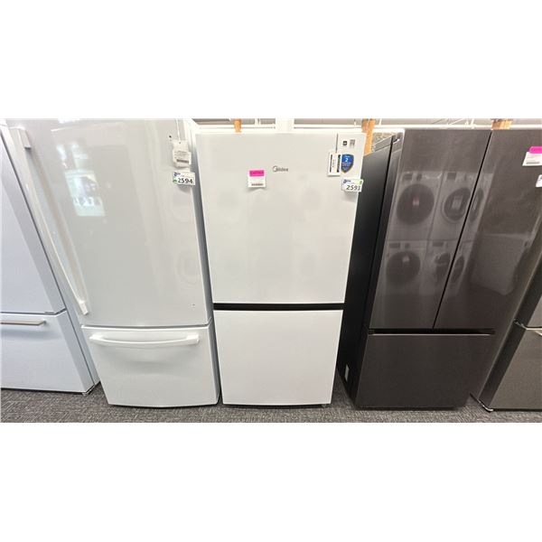 MIDEA 30"W X 67"H. 50/50 FLEX CONVERTIBLE FRIDGE/FREEZER. MODEL MRU21C7BWW