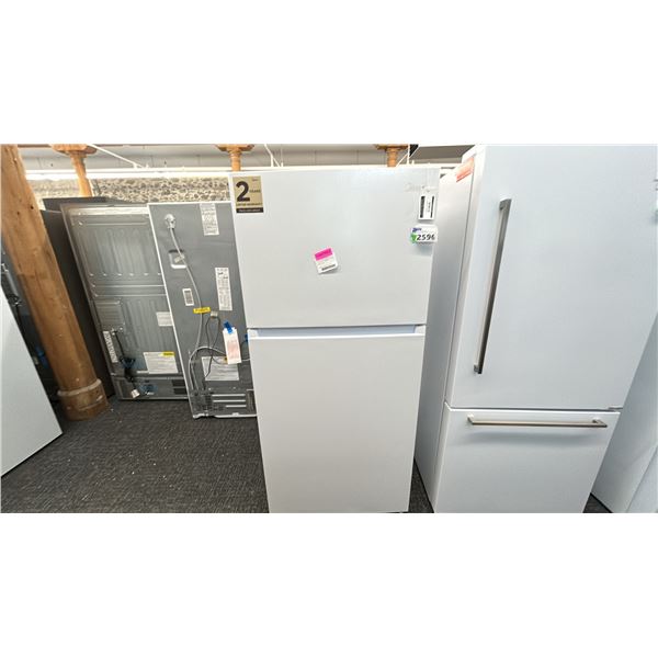 MIDEA 30"W X 66.5"H. 18.1 CU FT, TOP FREEZER REFRIGERATOR. ENERGY STAR. MODEL MRT18D3BWW
