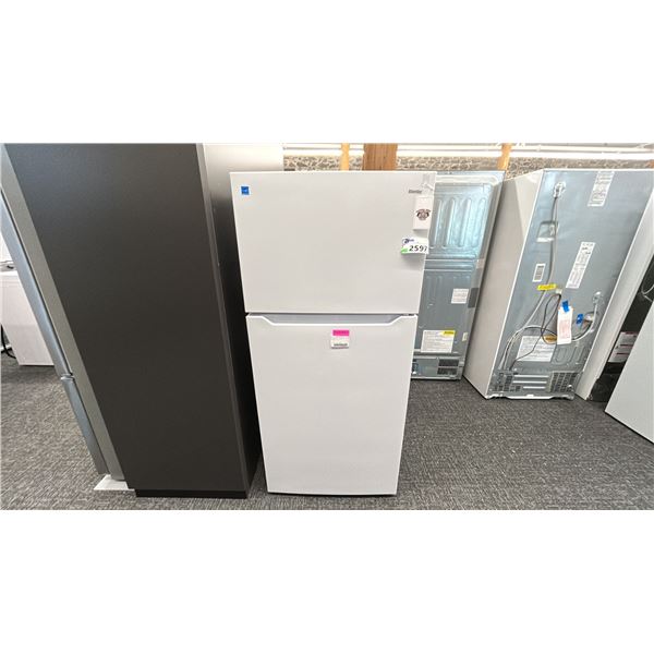 DANBY 27.5"W X 61"H. 14.2 CU FT APARTMENT SIZE FRIDGE. MODEL DFF142E1WDB
