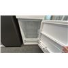 Image 3 : DANBY 27.5"W X 61"H. 14.2 CU FT APARTMENT SIZE FRIDGE. MODEL DFF142E1WDB