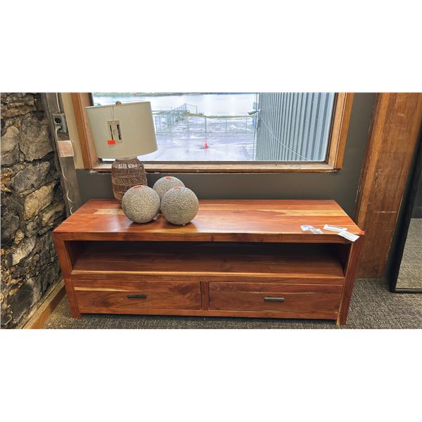 GROUP LOT GROUPE CORCORAN ACACIA WOOD 60"W TV CABINET WITH LAMP AND DECOR ITEMS