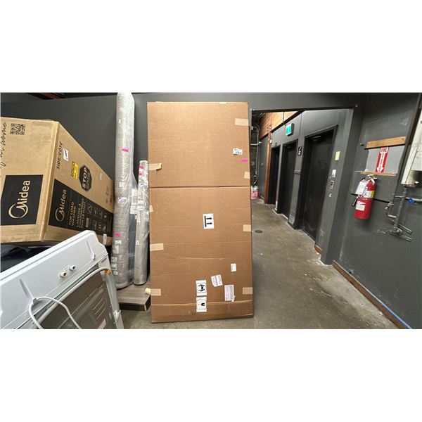 PALLISER KING BEDFRAME WITH LOWER DRAWERS. SEBRING SERIES. 4 BOXES. 79005-KW