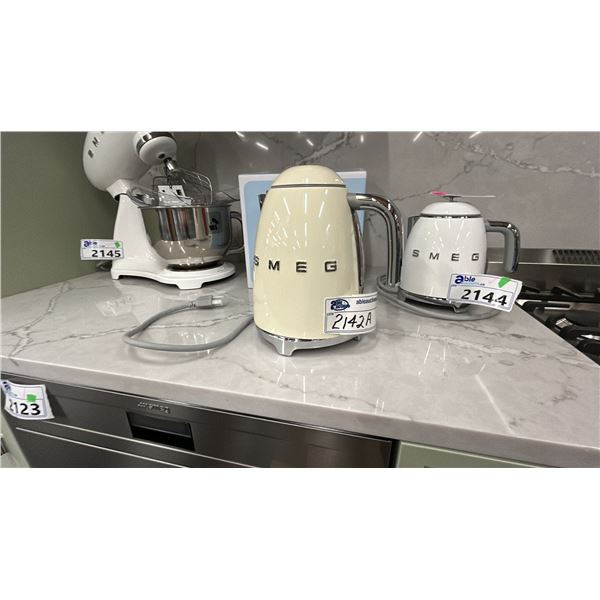 SMEG 1.7 LITRE CORDLESS KETTLE. OFF WHITE/CREAM, MODEL KLF03CRUS